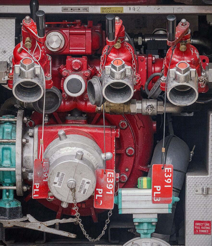 Fire engine water connectors